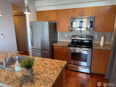 4547 8th Avenue NE #414, Seattle, WA 98105 - Photo 5