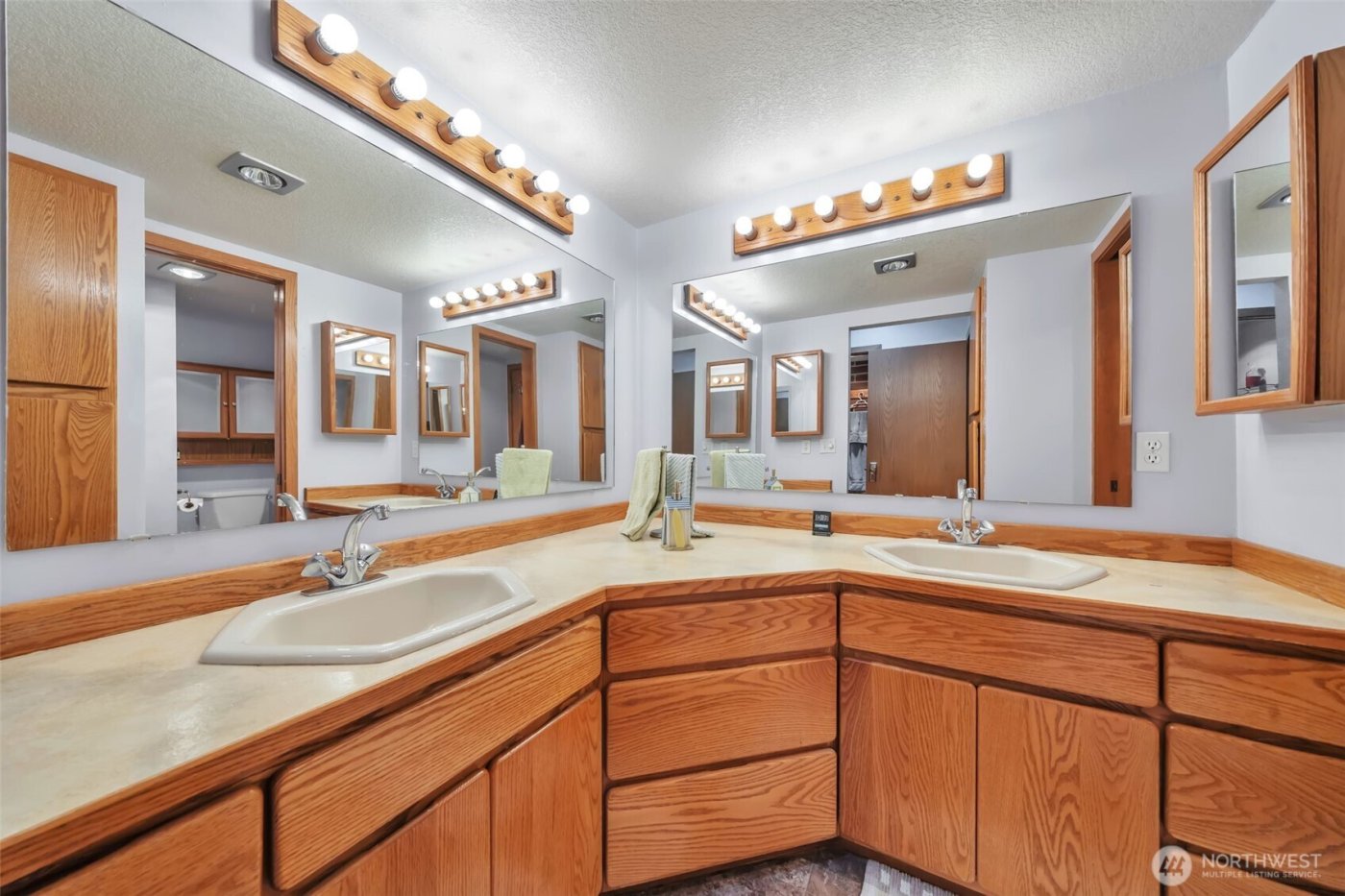 4015 Boardman Court NW, Olympia, WA 98502