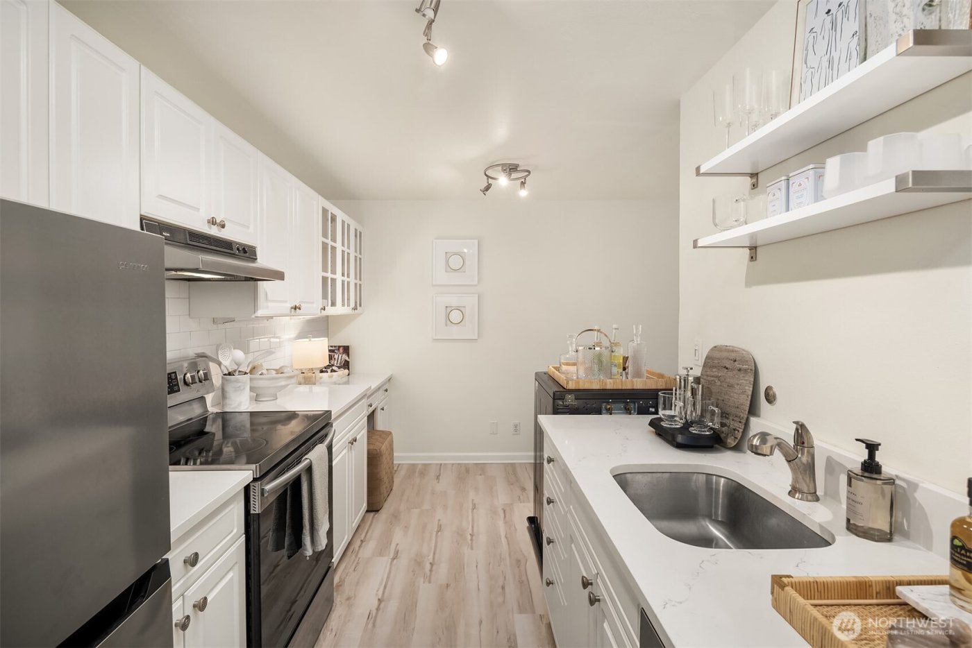 6225 Lake Washington Boulevard NE #208, Kirkland, WA 98033-6848