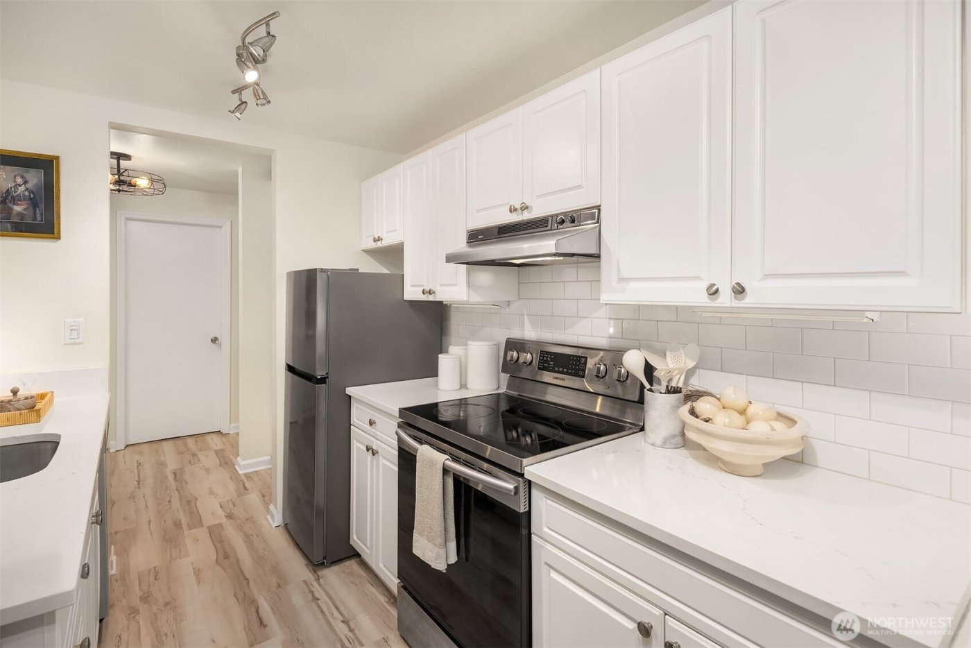 6225 Lake Washington Boulevard NE #208, Kirkland, WA 98033-6848