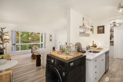 6225 Lake Washington Boulevard NE #208, Kirkland, WA 98033-6848 - Photo 9