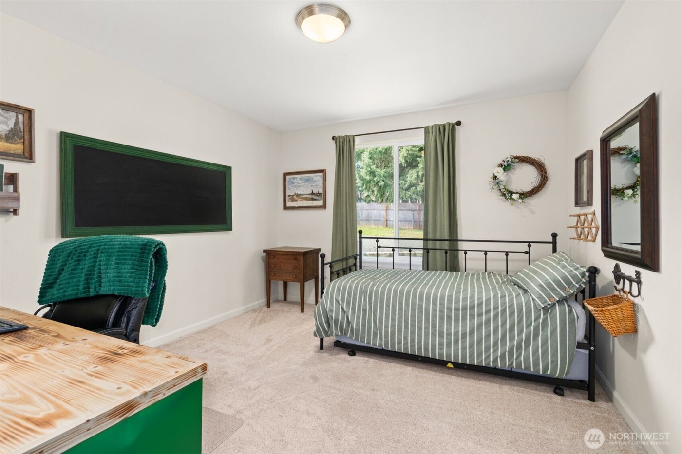 1943 State Route 6 , Chehalis, WA 98532