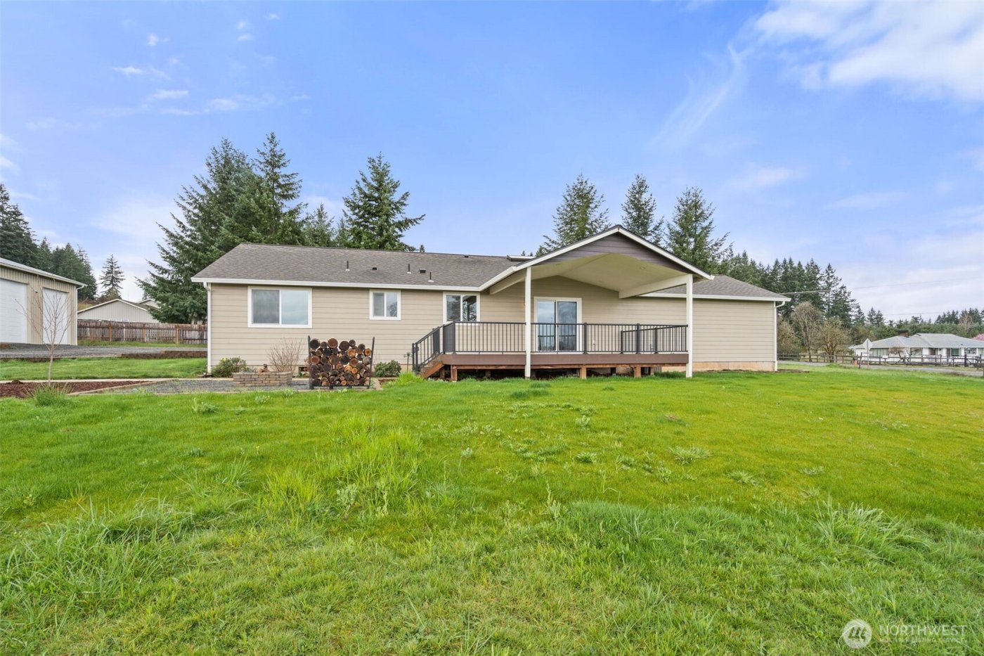 1943 State Route 6 , Chehalis, WA 98532