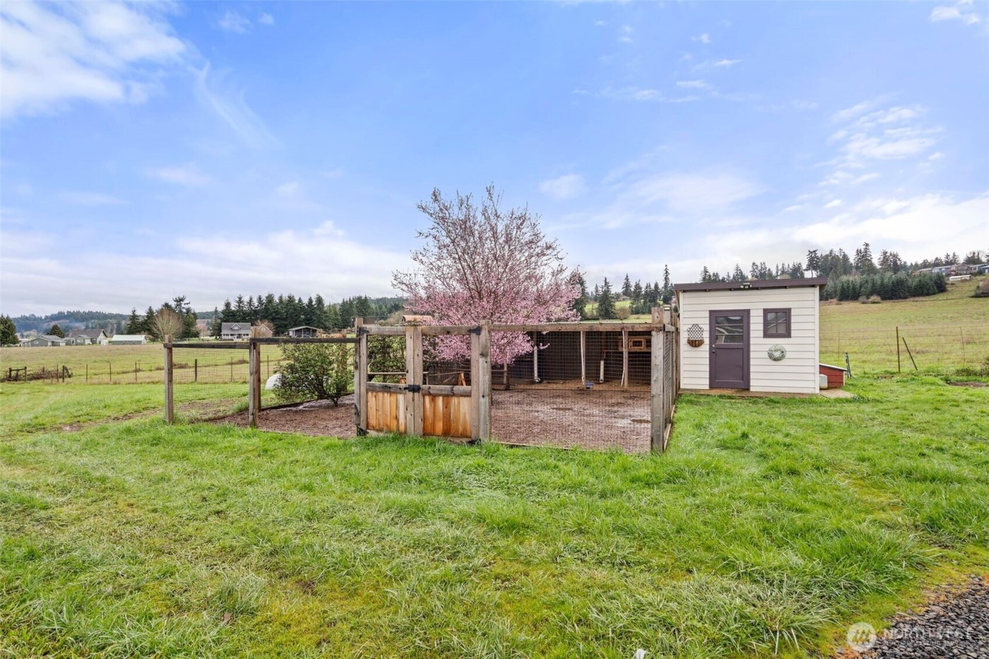 1943 State Route 6 , Chehalis, WA 98532