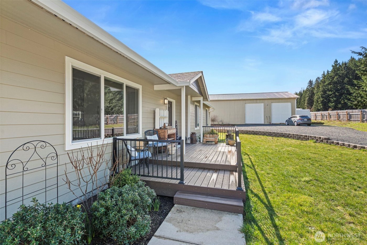 1943 State Route 6 , Chehalis, WA 98532