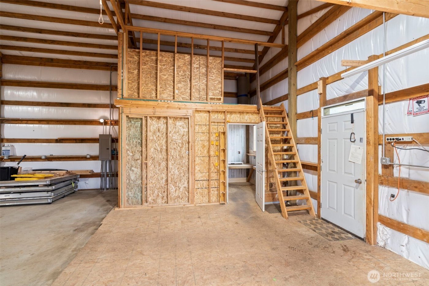 1943 State Route 6 , Chehalis, WA 98532