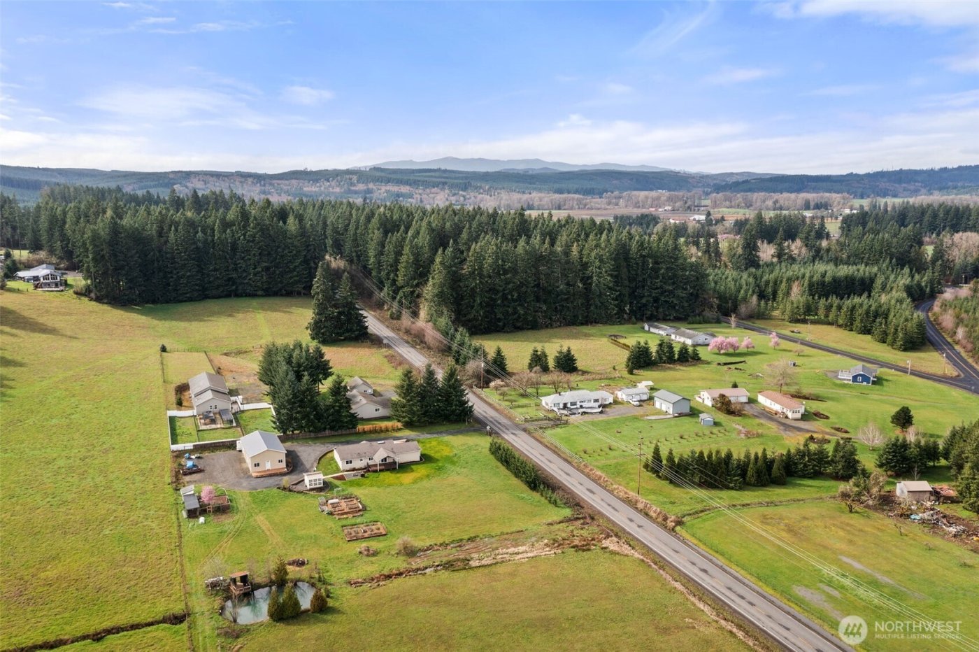 1943 State Route 6 , Chehalis, WA 98532