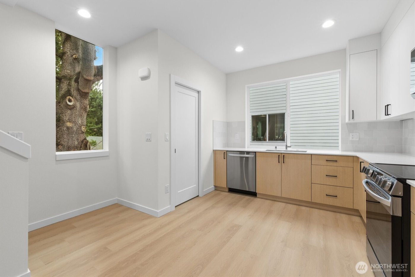 18015 2nd Avenue NE #C, Shoreline, WA 98155