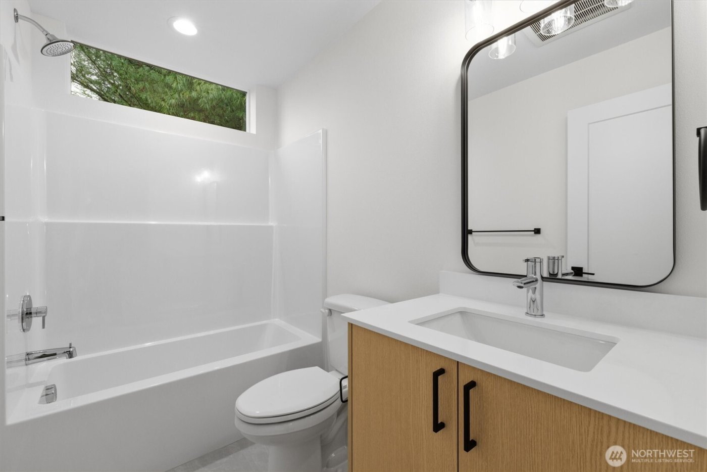 18015 2nd Avenue NE #C, Shoreline, WA 98155