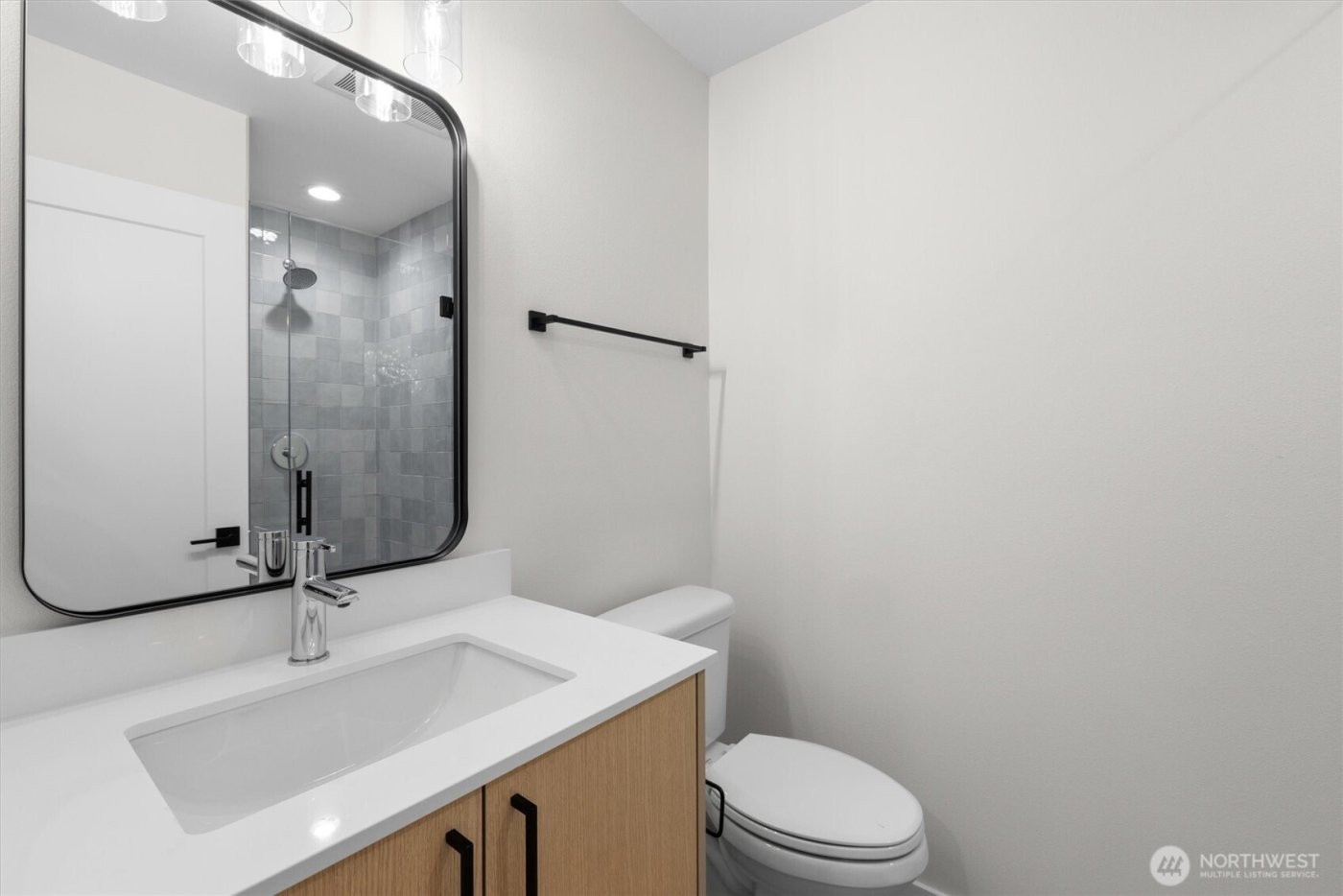 18015 2nd Avenue NE #C, Shoreline, WA 98155