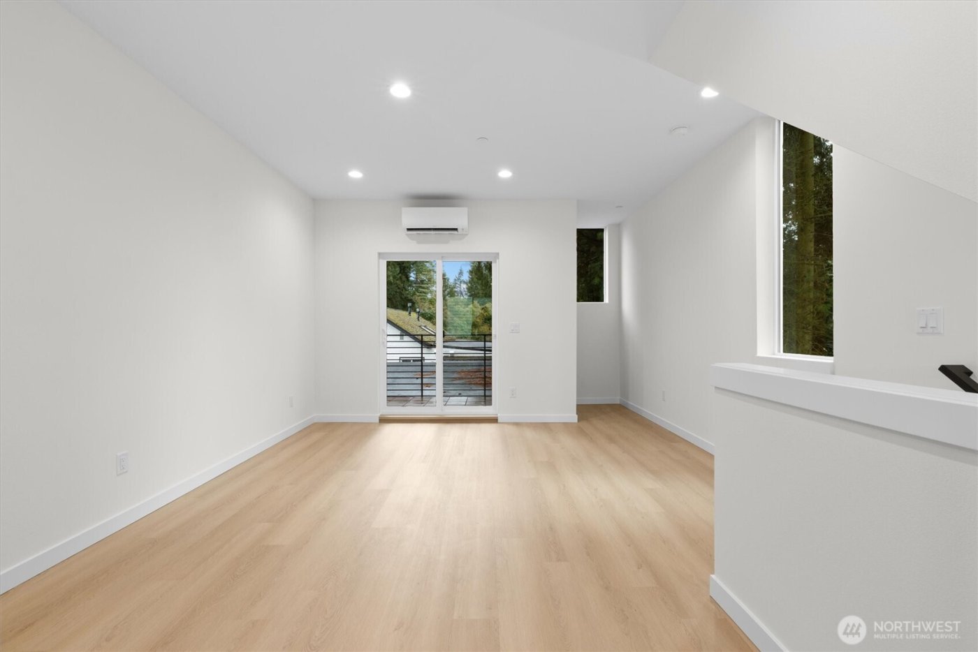 18015 2nd Avenue NE #C, Shoreline, WA 98155