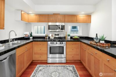 921 N 35th St #B, Seattle, WA 98103 - Photo 11