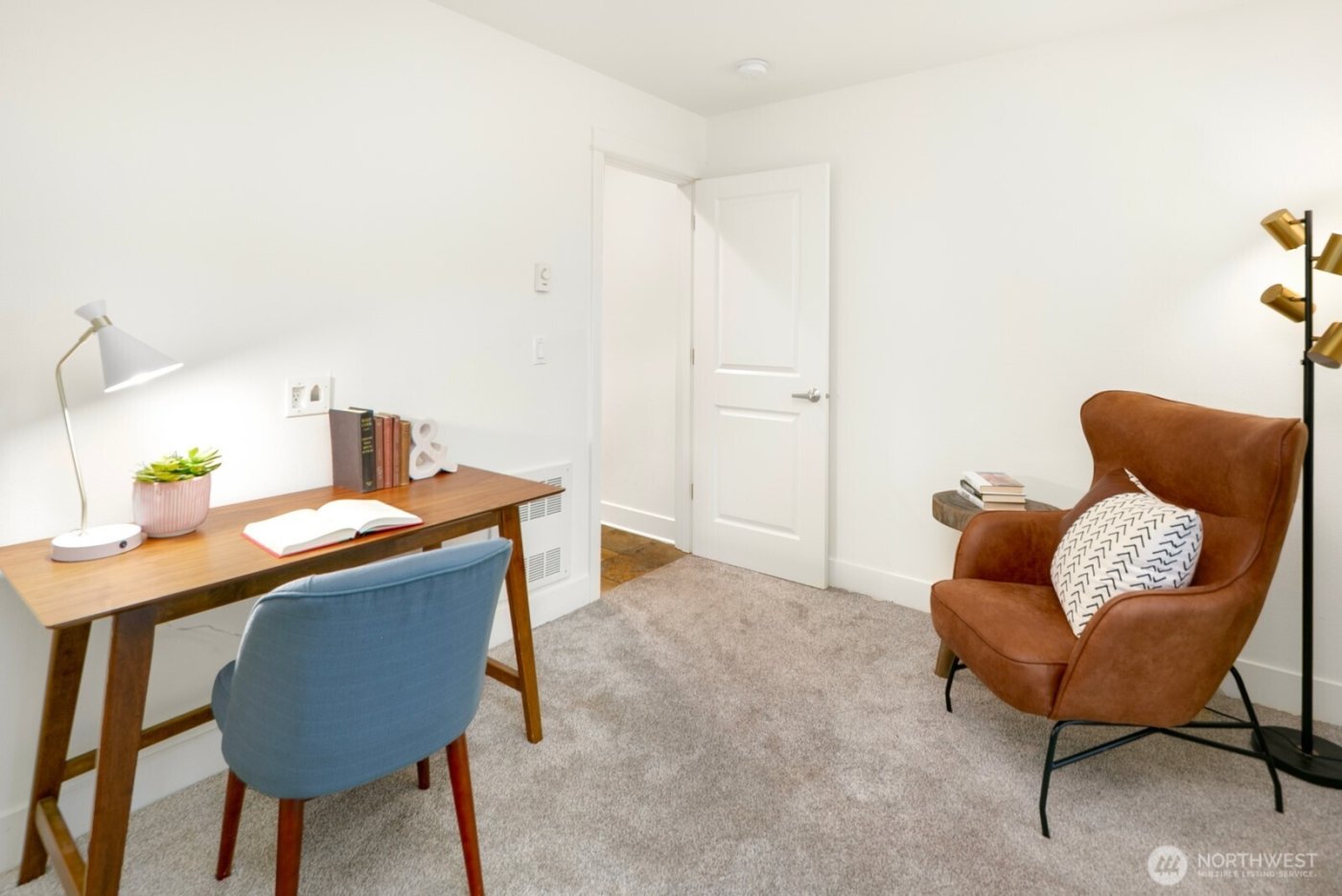 921 N 35th St #B, Seattle, WA 98103