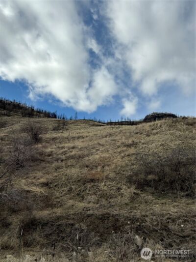 28 Eagles Bluff Road , Oroville, WA 98844