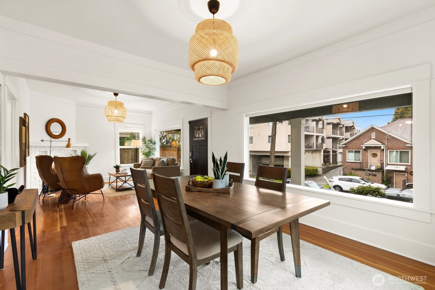 4207 SW Manning St , Seattle, WA 98116