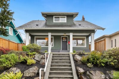 4207 SW Manning St , Seattle, WA 98116 - Photo 2