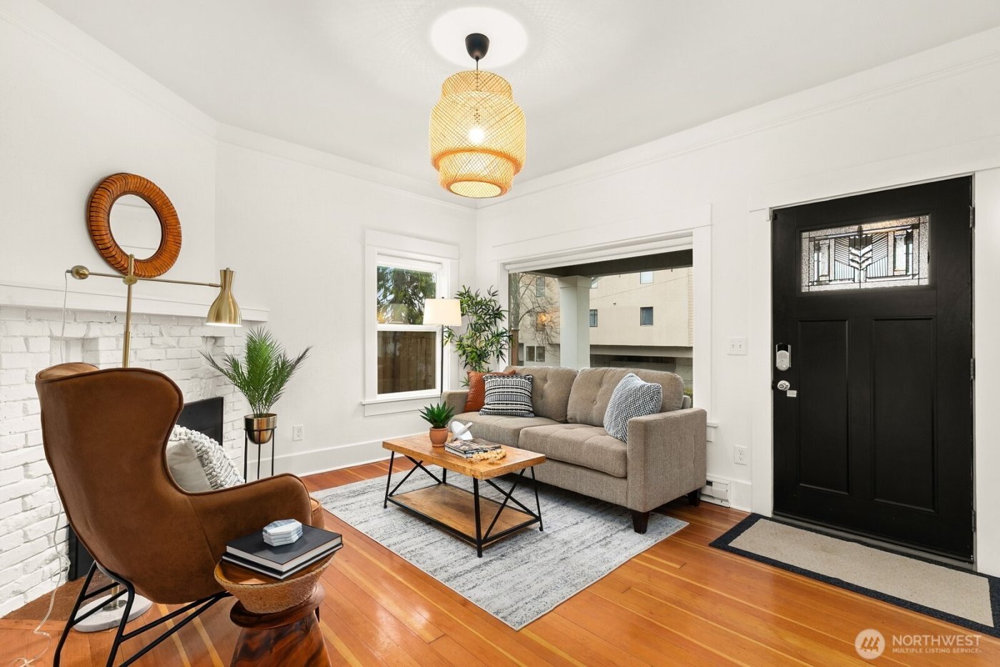 4207 SW Manning St , Seattle, WA 98116