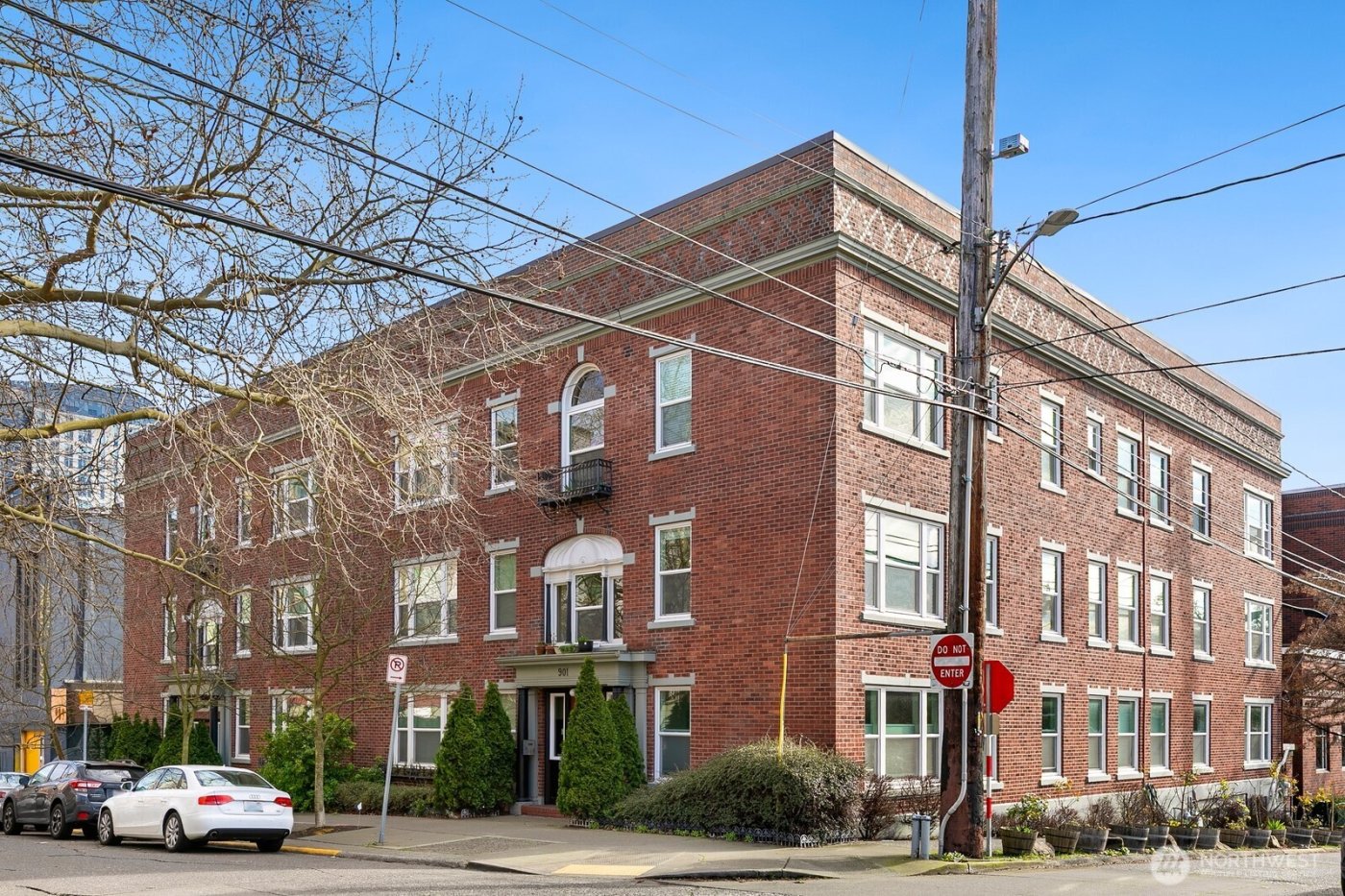 901 NE 43rd Street #306, Seattle, WA 98105