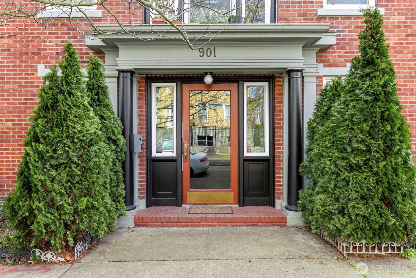 901 NE 43rd Street #306, Seattle, WA 98105