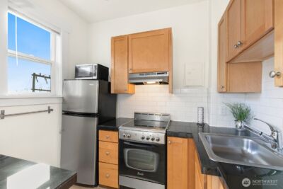 901 NE 43rd Street #306, Seattle, WA 98105 - Photo 12