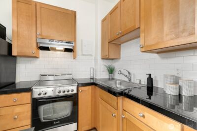 901 NE 43rd Street #306, Seattle, WA 98105 - Photo 13