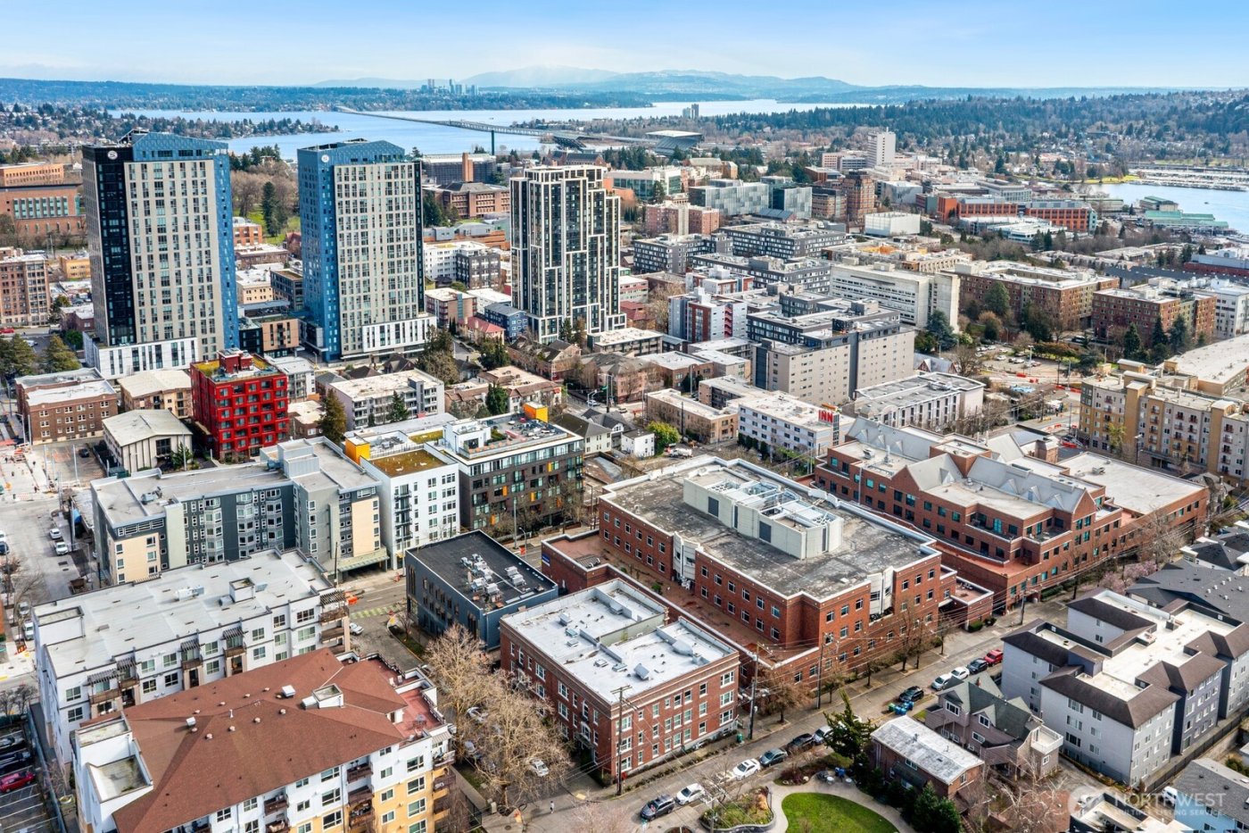 901 NE 43rd Street #306, Seattle, WA 98105