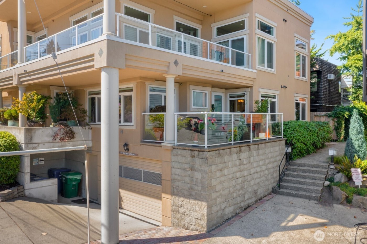 2100 Thorndyke Avenue W #101, Seattle, WA 98199