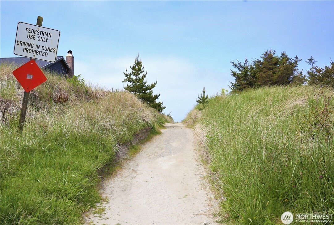 30505 H Street , Ocean Park, WA 98640