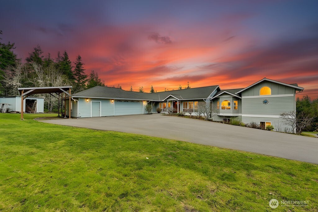 275404 Highway 101 , Sequim, WA 98382