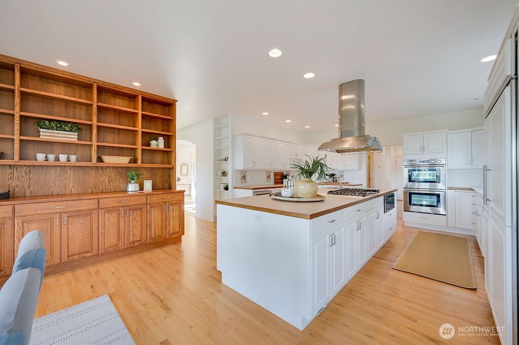 275404 Highway 101 , Sequim, WA 98382