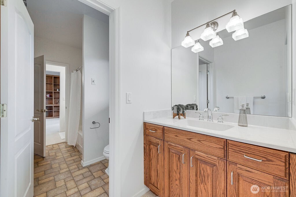 275404 Highway 101 , Sequim, WA 98382