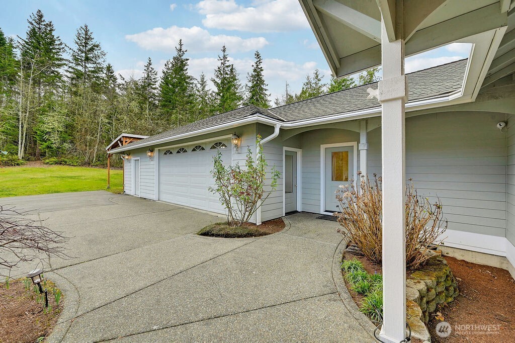 275404 Highway 101 , Sequim, WA 98382
