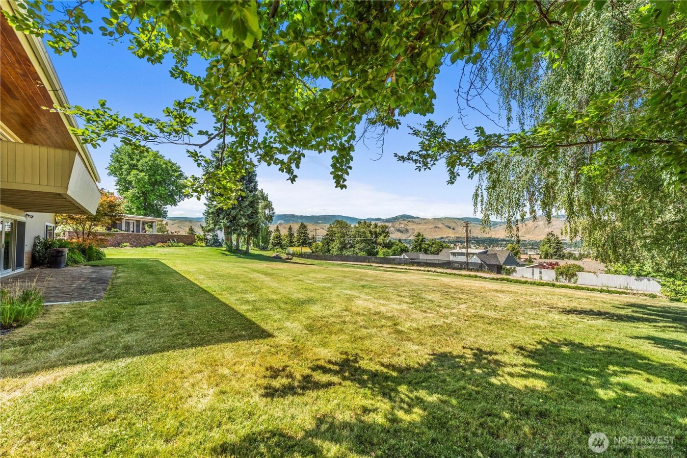 1840 Country Club Drive , East Wenatchee, WA 98802