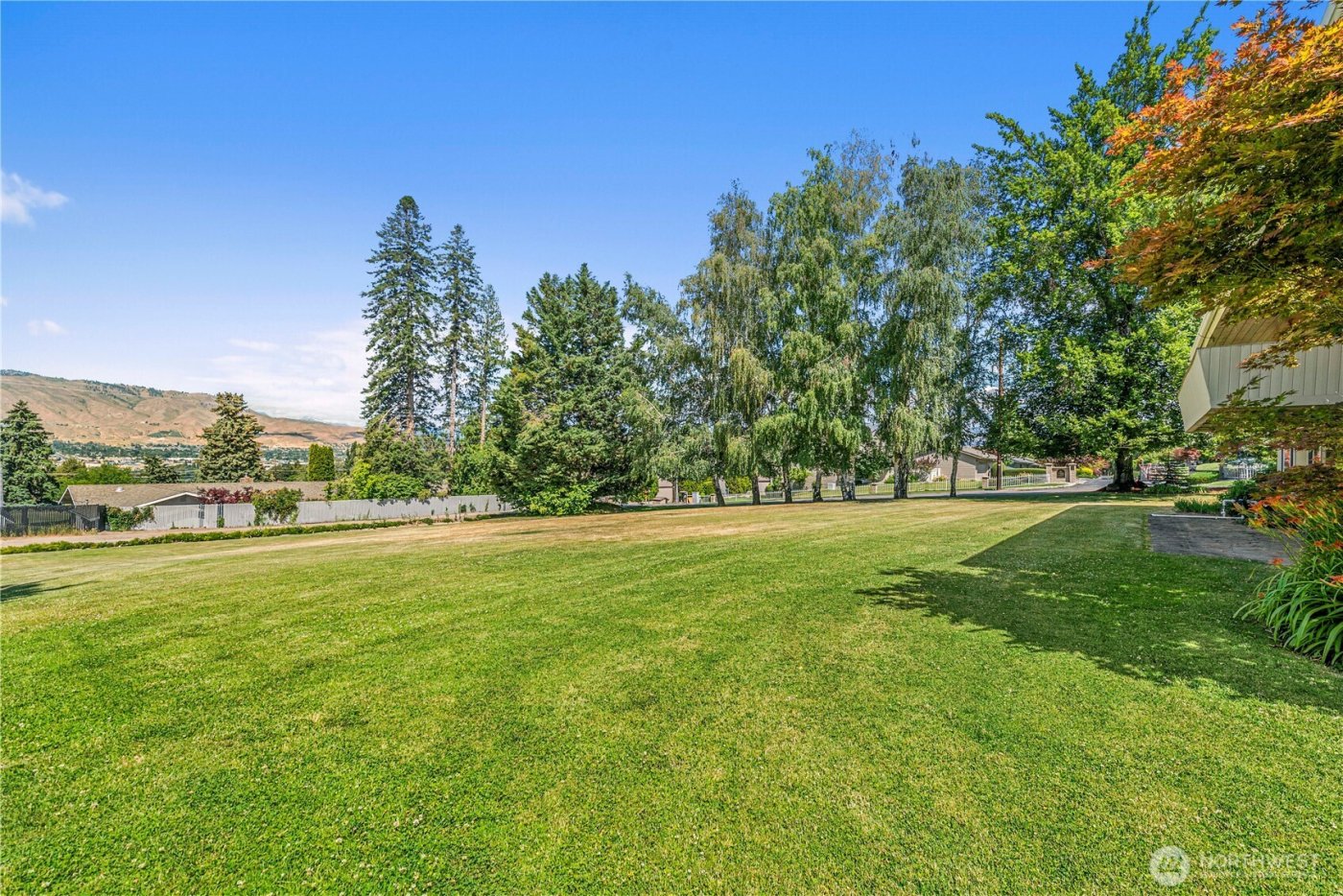 1840 Country Club Drive , East Wenatchee, WA 98802