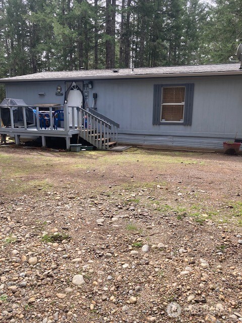 531 N Mountain View Drive , Hoodsport, WA 98548