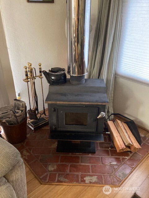 531 N Mountain View Drive , Hoodsport, WA 98548