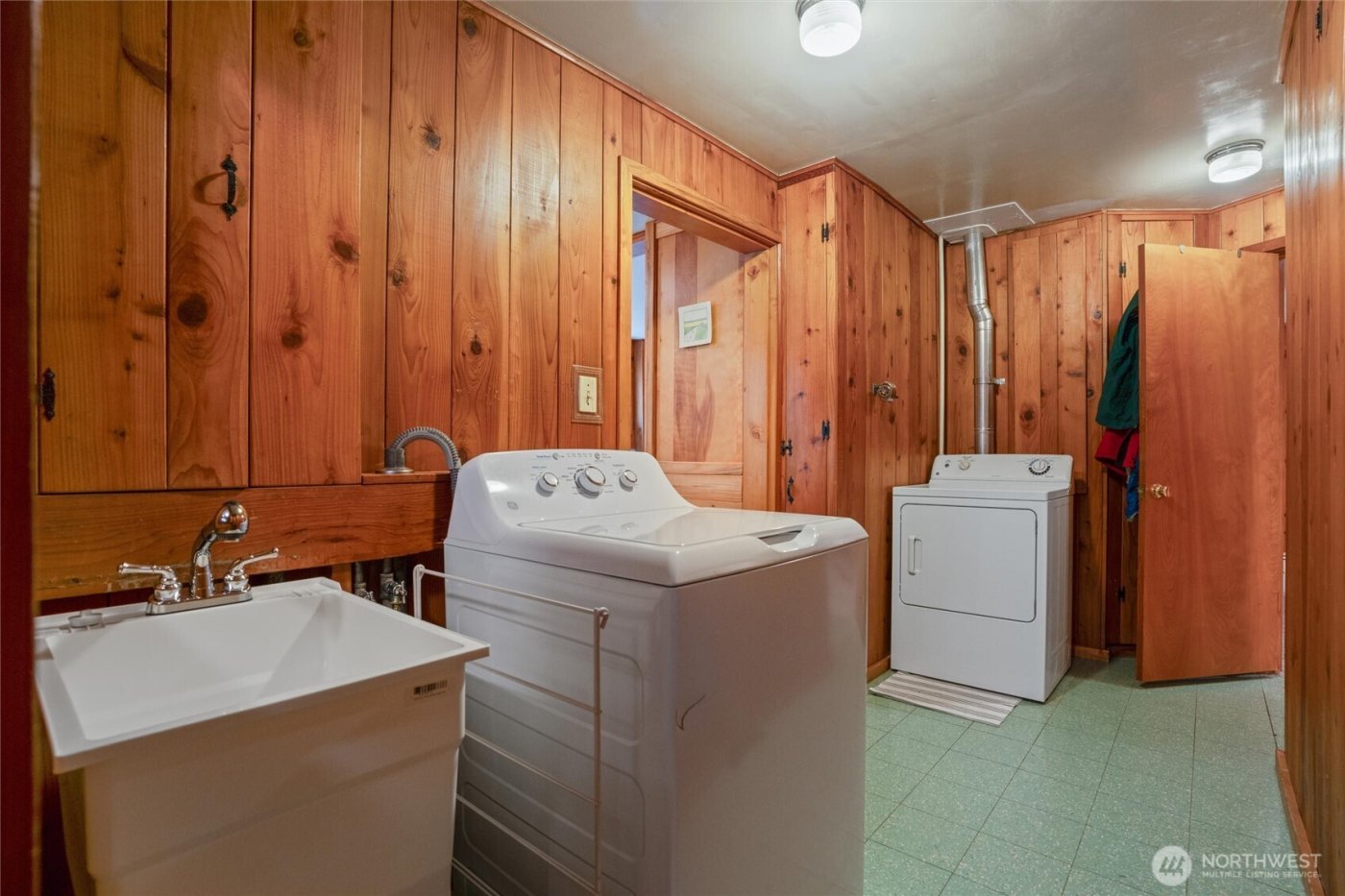 3649 Long Lake Road SE, Port Orchard, WA 98366