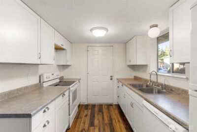 7606 Sandy Way NE, Poulsbo, WA 98370 - Photo 6