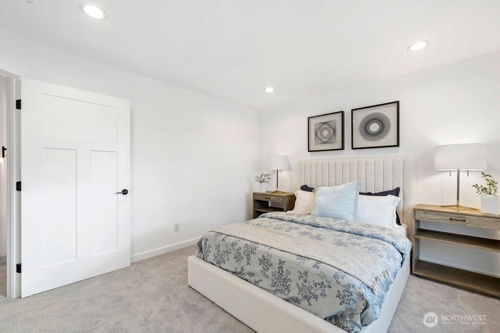 4837 S Holly Street , Seattle, WA 98118