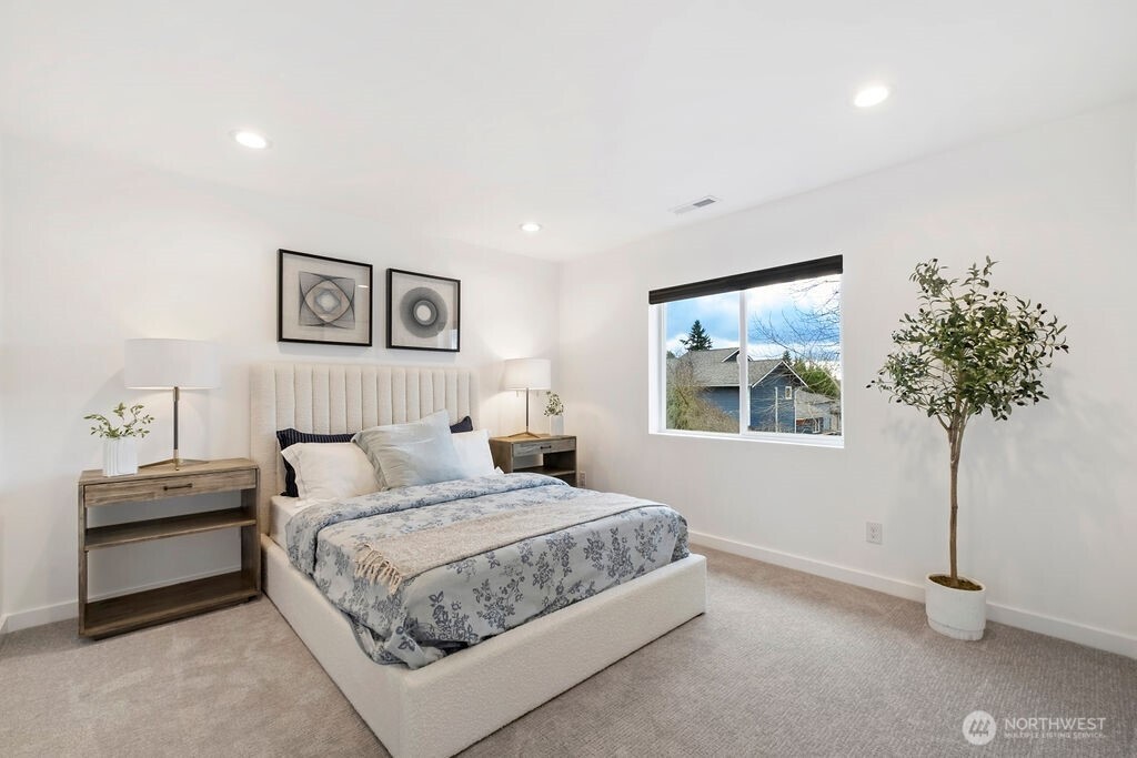 4837 S Holly Street , Seattle, WA 98118