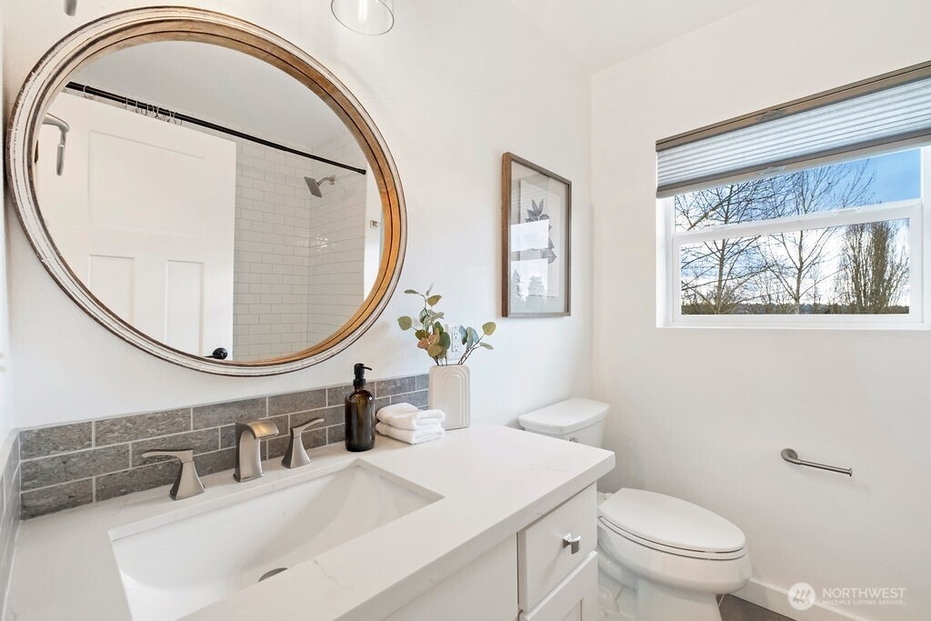 4837 S Holly Street , Seattle, WA 98118