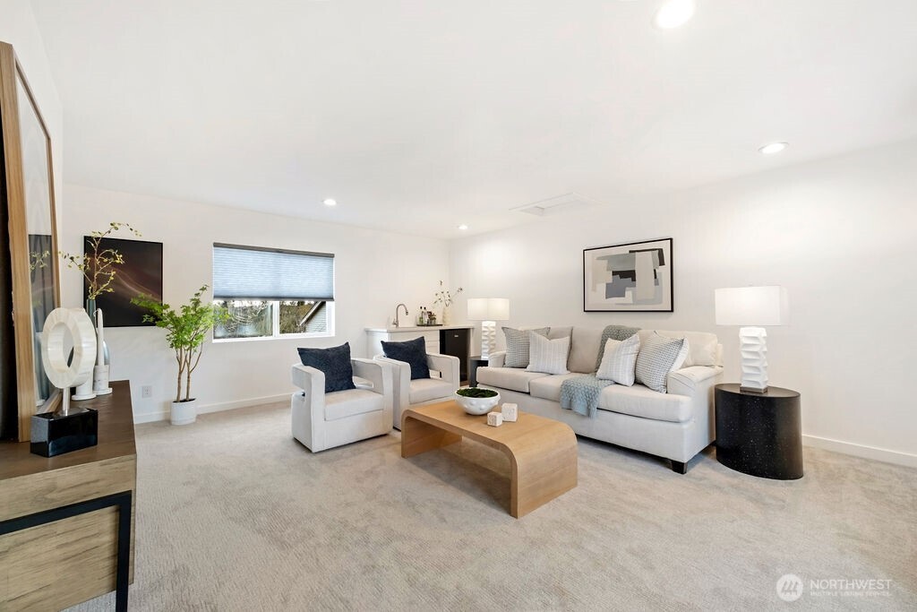 4837 S Holly Street , Seattle, WA 98118