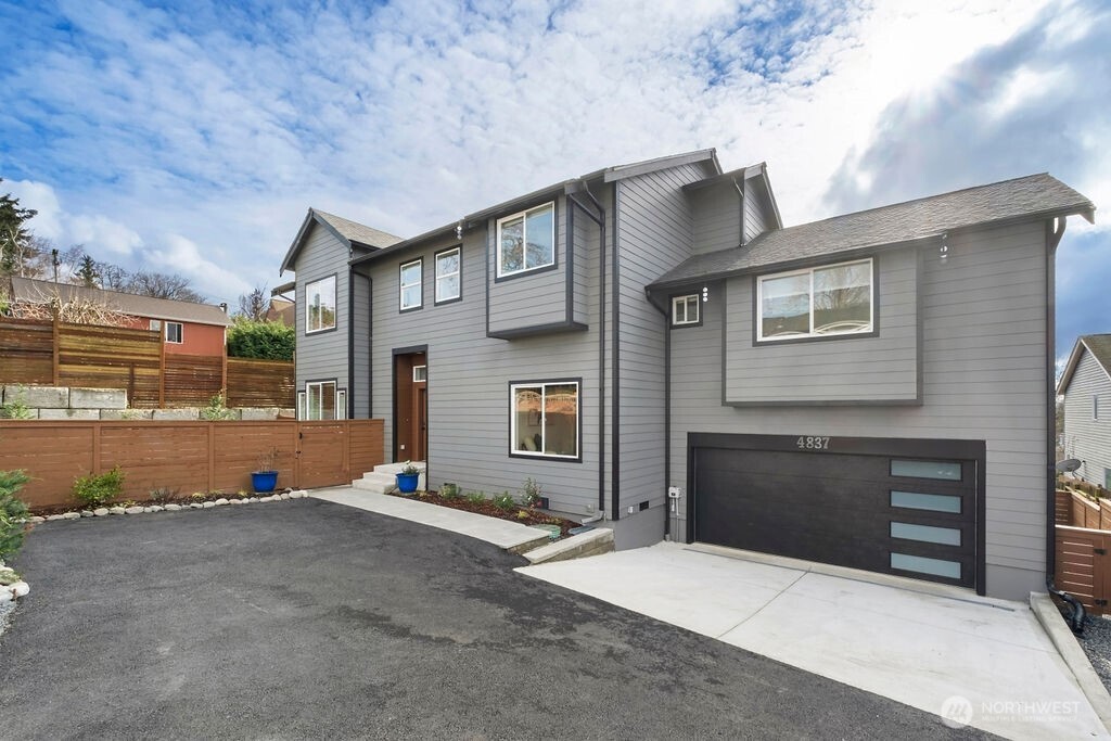 4837 S Holly Street , Seattle, WA 98118