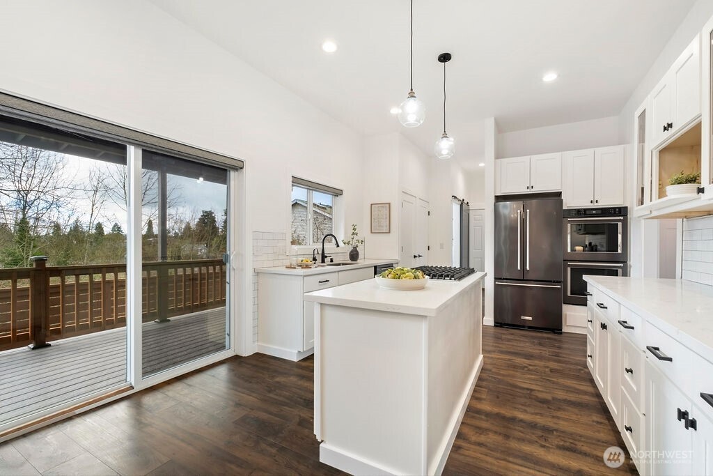 4837 S Holly Street , Seattle, WA 98118