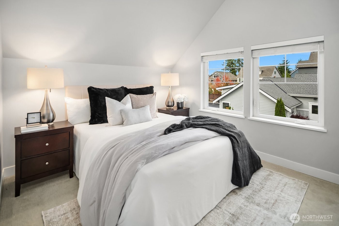 22773 SE 14th Court #10, Sammamish, WA 98075