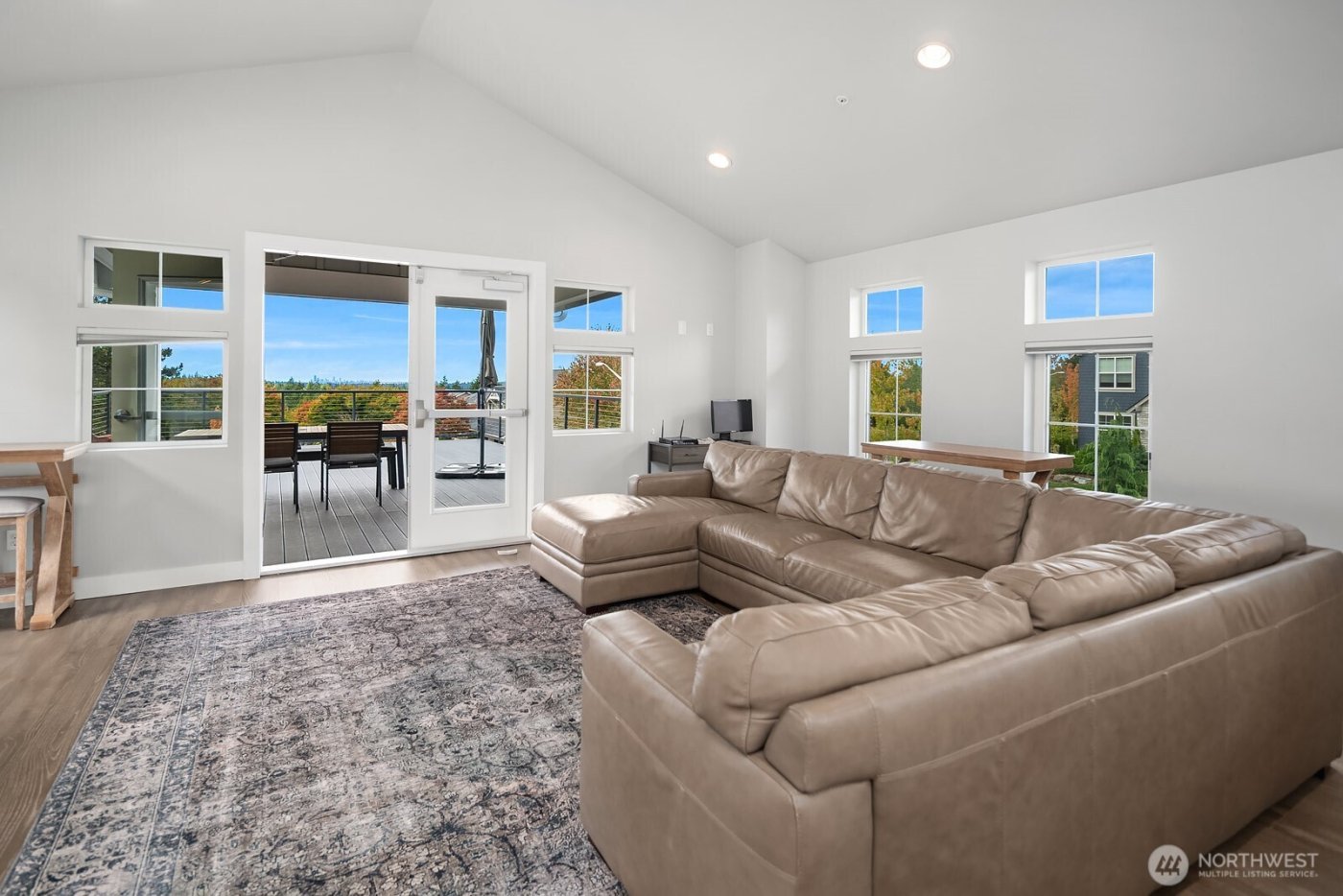 22773 SE 14th Court #10, Sammamish, WA 98075