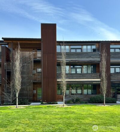 363 Ambrose Lane NW #L204, Bainbridge Island, WA 98110-4039