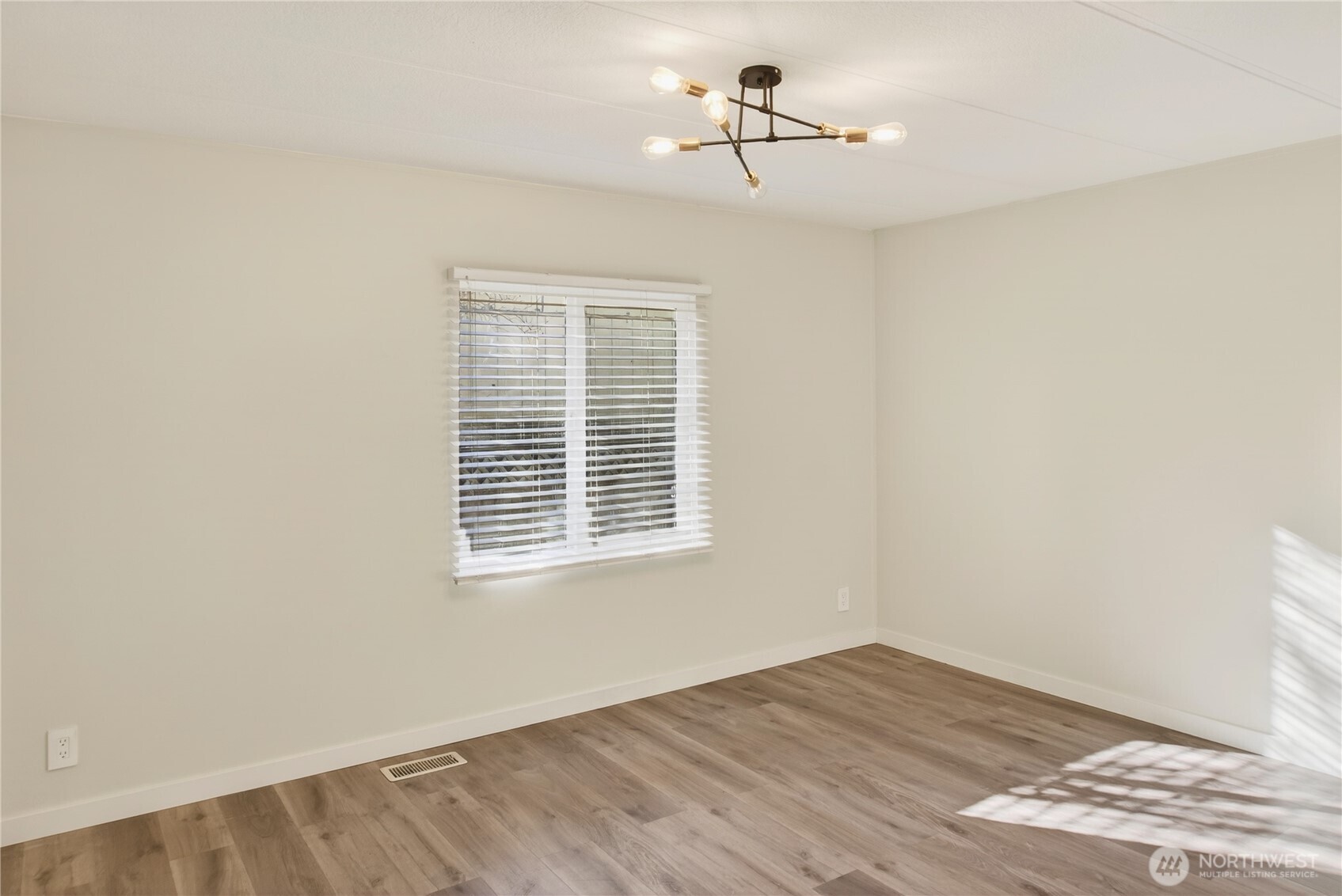 2424 S 130th Place , SeaTac, WA 98168