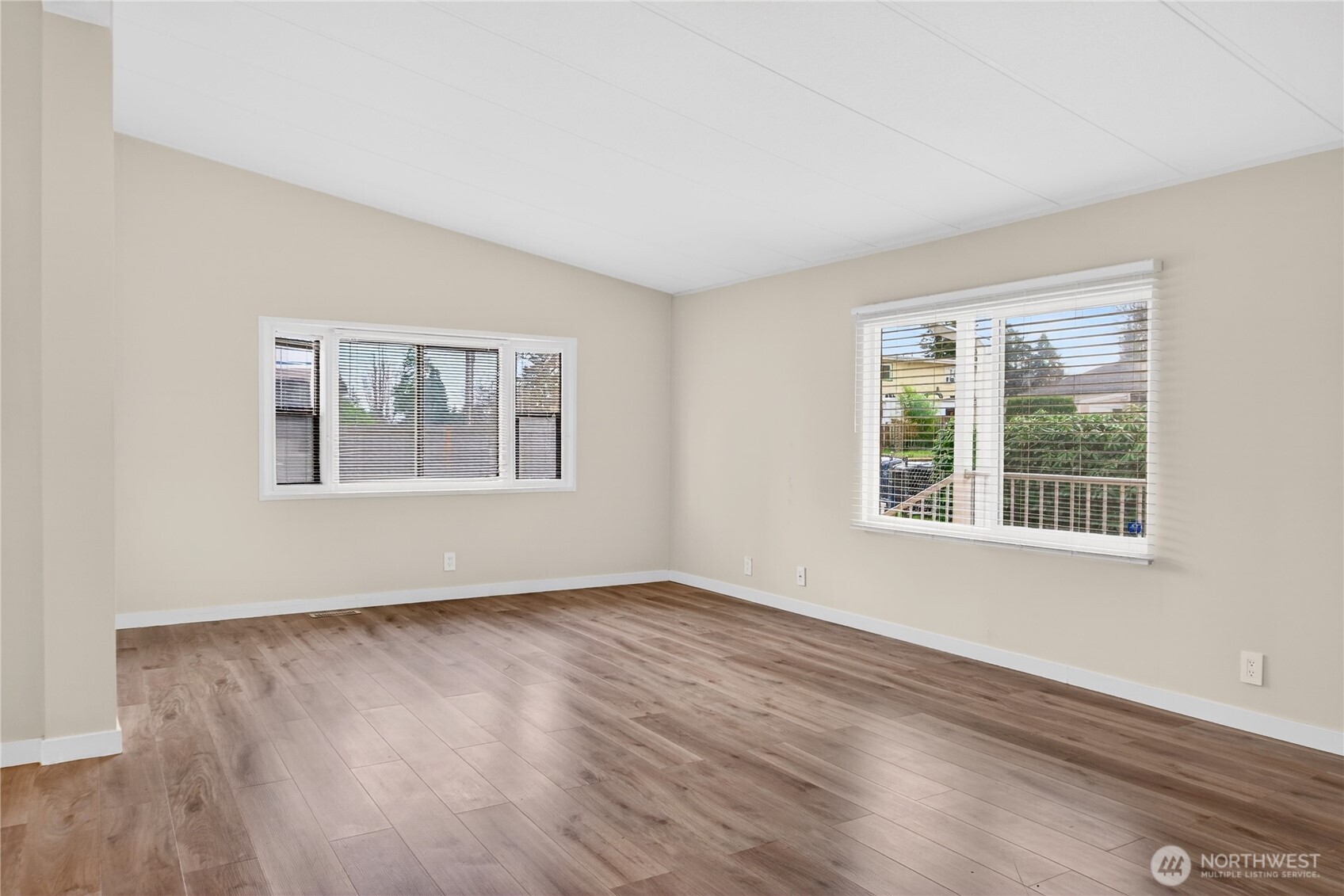 2424 S 130th Place , SeaTac, WA 98168