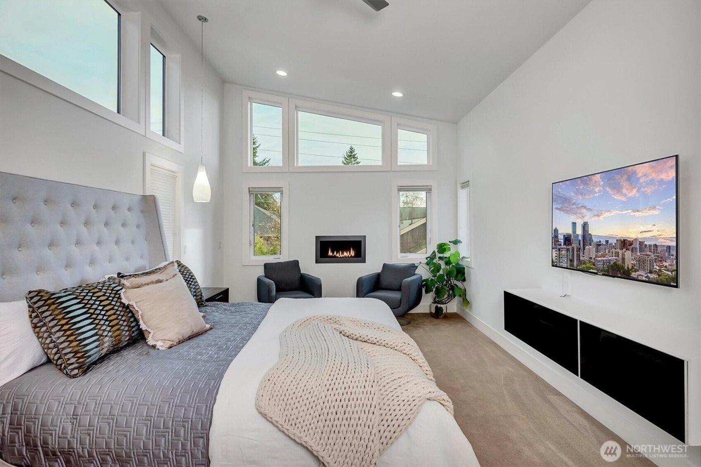 11421 NE 88th Street , Kirkland, WA 98033-5741